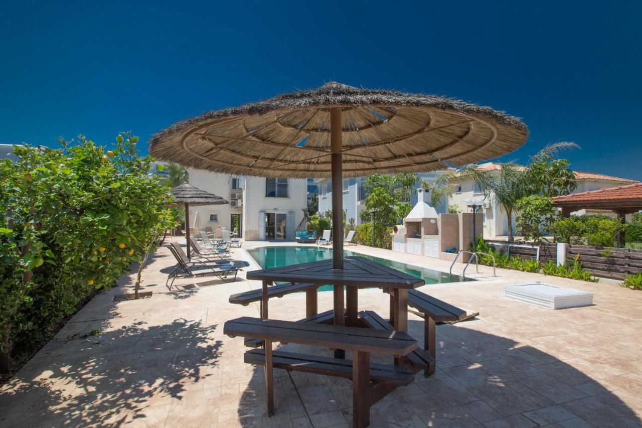 Jason Villas Πρωταράς Εξωτερικό φωτογραφία